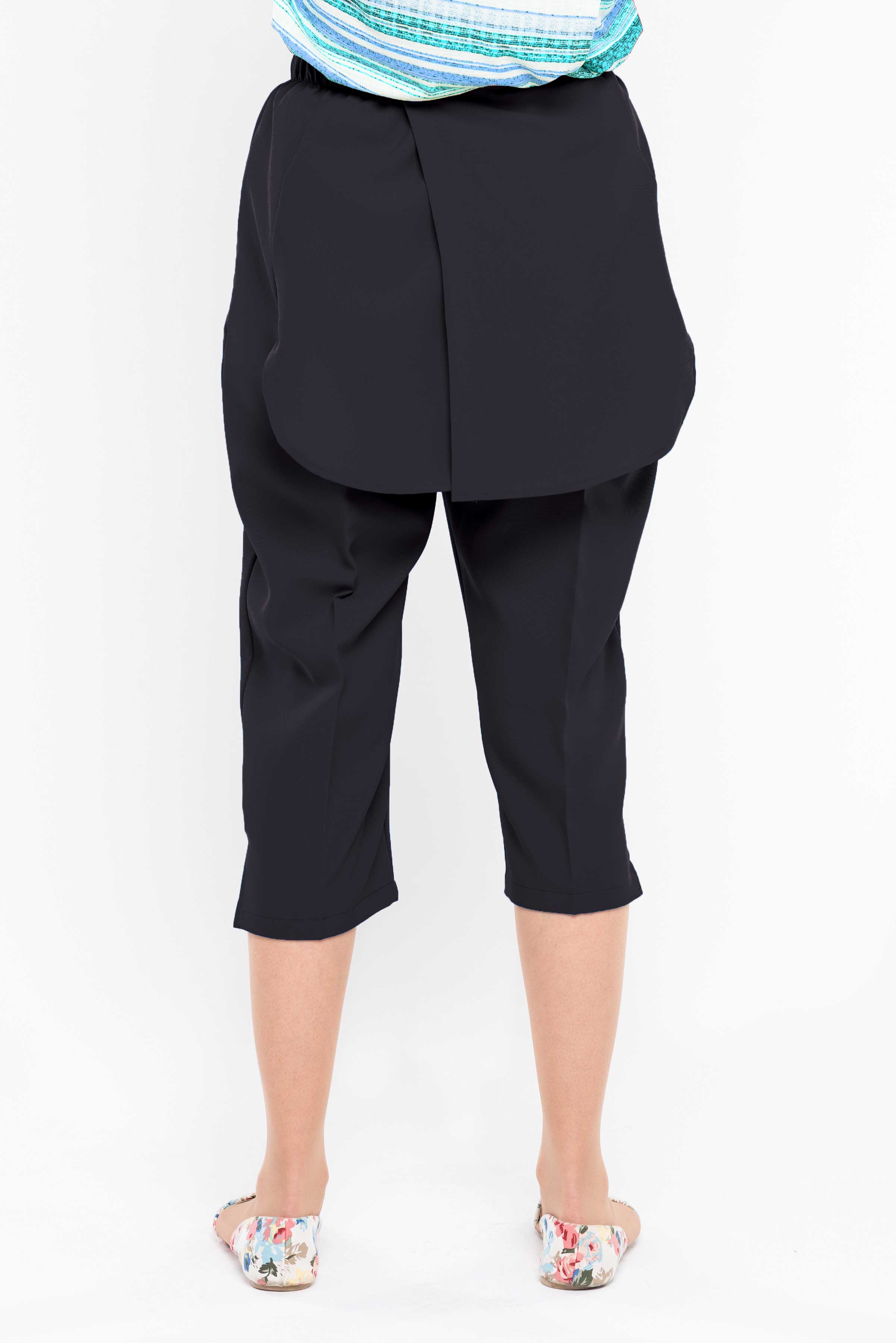Open Back Adaptive Capris