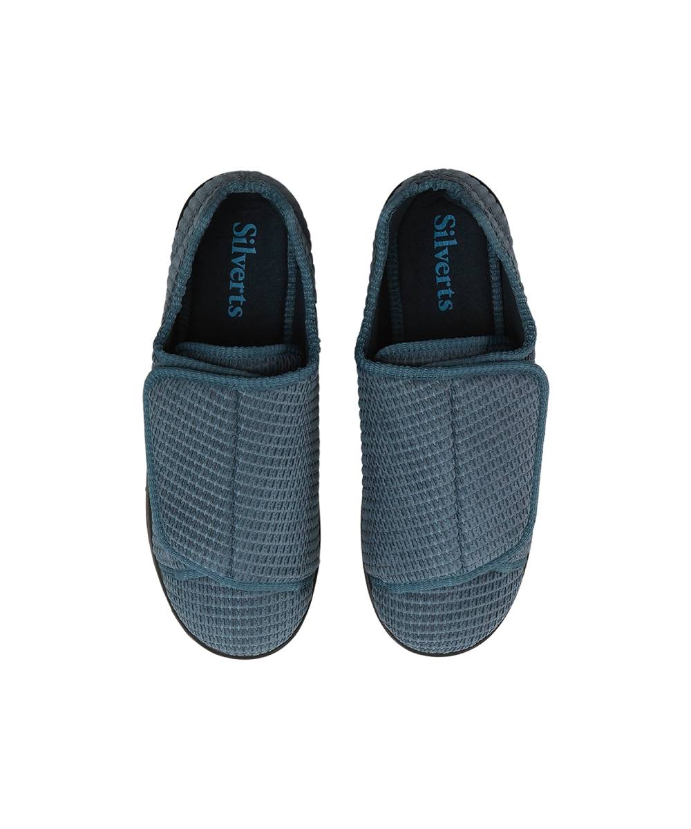 Men’s Slippers with Easy Closures – Adjustable Fit (Regular to Extra Wide)