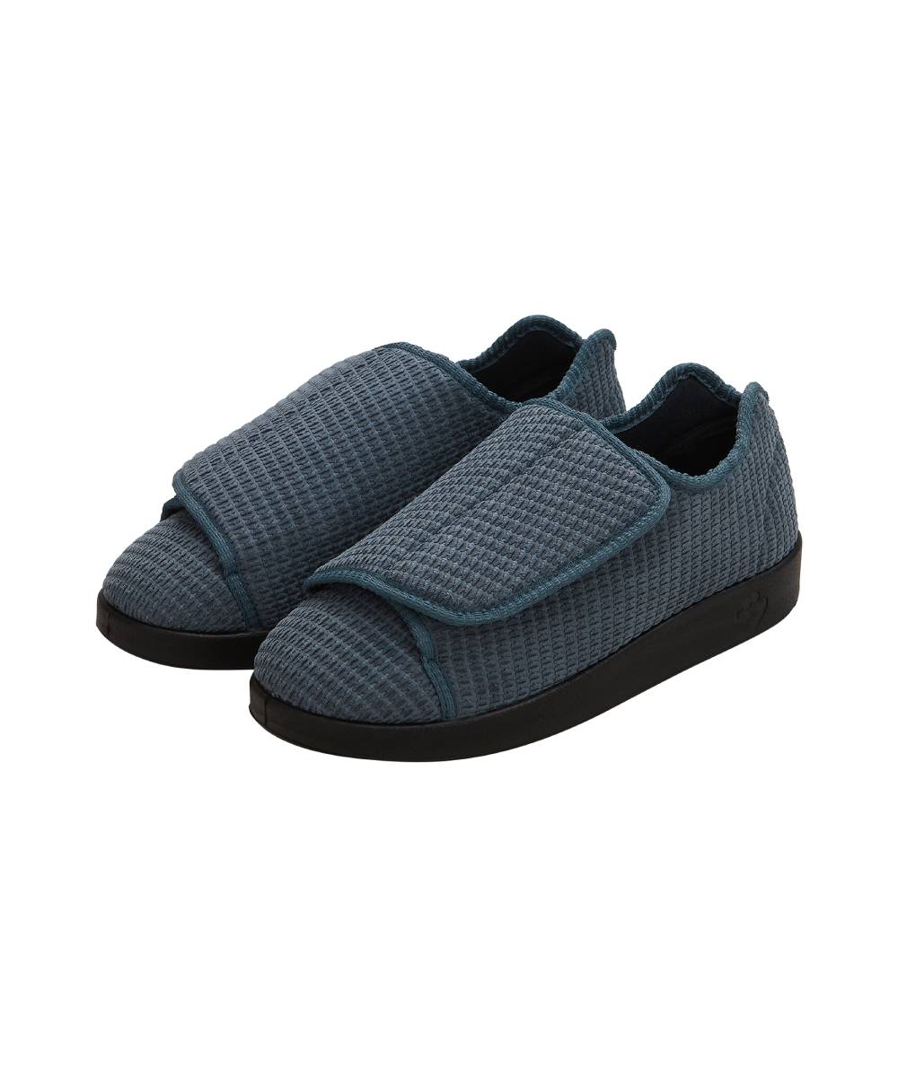 Men’s Slippers with Easy Closures – Adjustable Fit (Regular to Extra Wide)