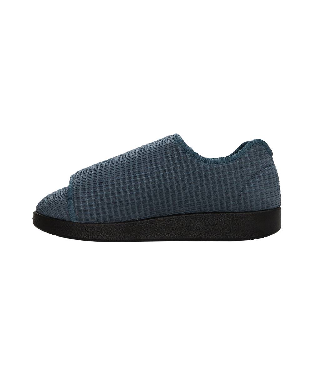 Men’s Slippers with Easy Closures – Adjustable Fit (Regular to Extra Wide)